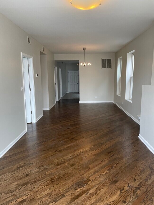 Foto del edificio - 2819 N Sacramento Ave