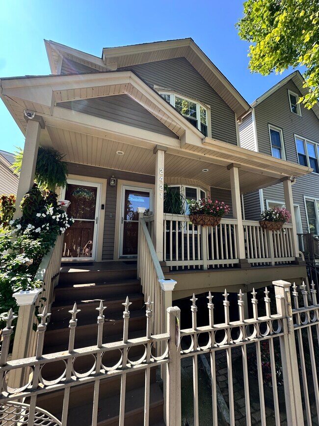 Building Photo - 2421 W Palmer St