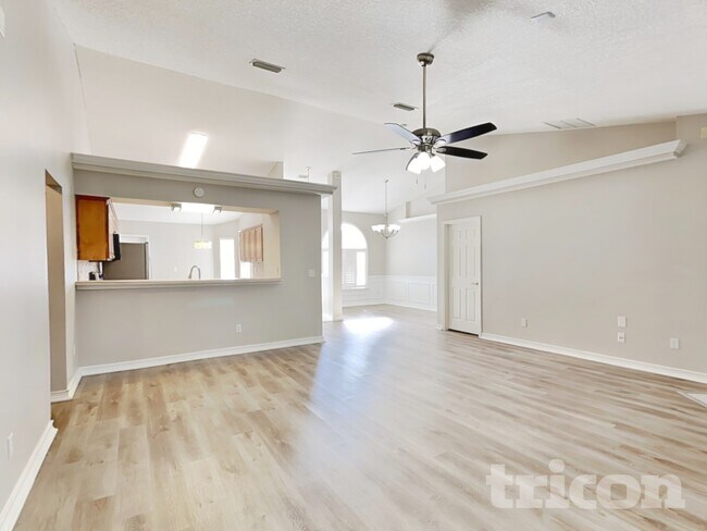 Foto del edificio - 2968 Majestic Oaks Ln