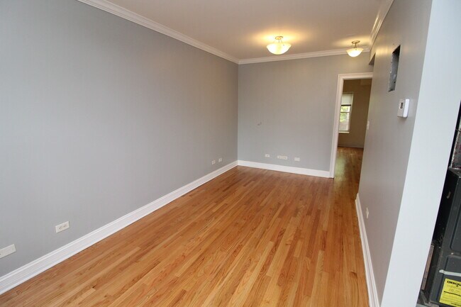 Foto del edificio - 2642 W George St