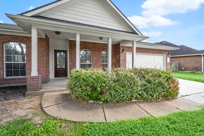 Foto del edificio - 7803 Blue Lake Dr