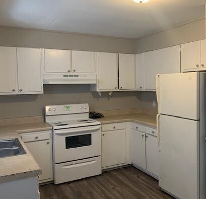 Building Photo - 2506 E 10th St