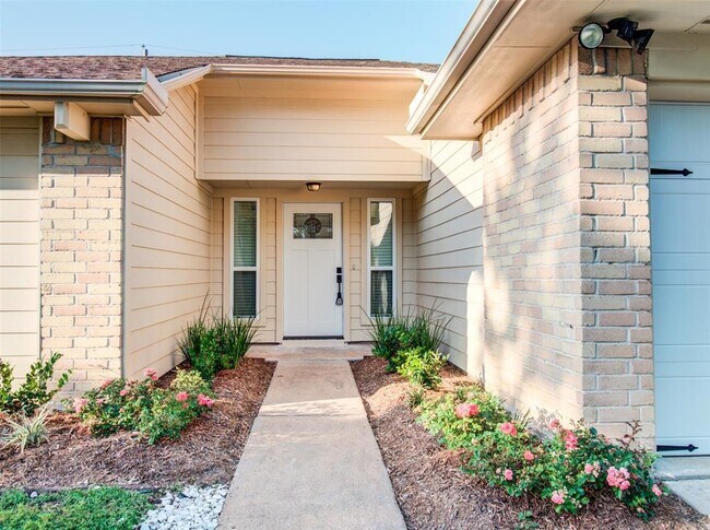 Building Photo - 6719 Kearney Dr