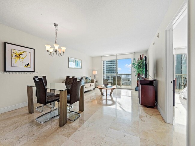 Building Photo - 1200 Brickell Bay Dr