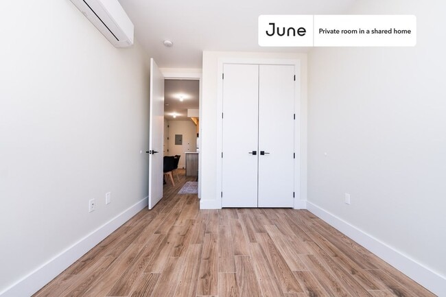 Foto del edificio - Private bedroom in 2 bed/2 bath Home