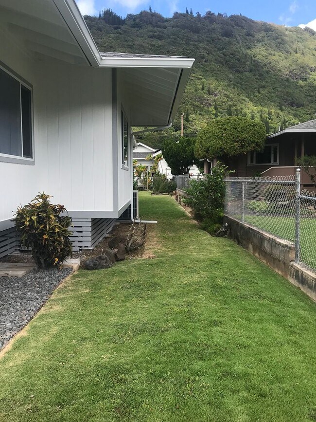 Foto del edificio - Manoa Renovated 3/1.5 SF Home