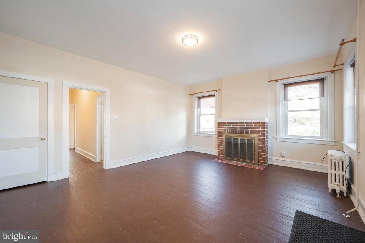 5836 Henry Ave Unit 1ST FLOOR, Philadelphia, PA 19128 Room for Rent