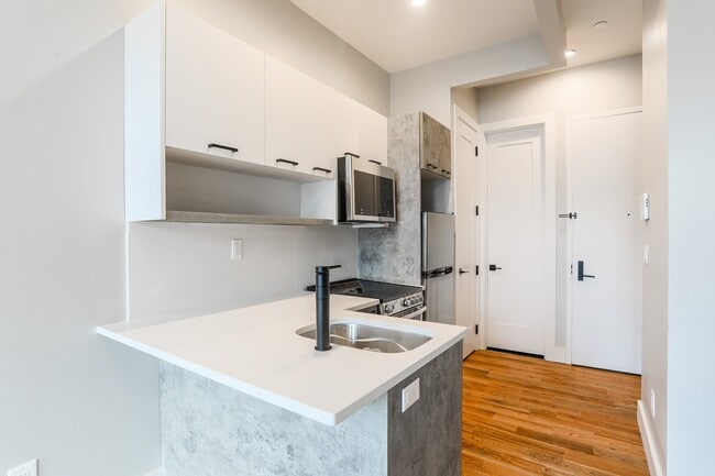 Building Photo - 1409 Bryant Ave