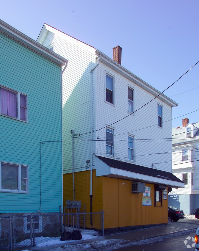 Building Photo - 362 5th St