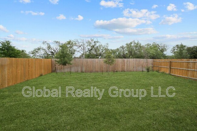 Foto del edificio - 4339 Meadowland Pl