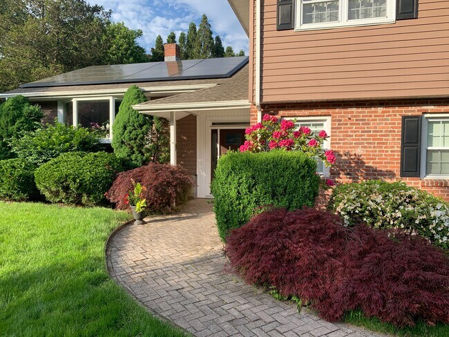 Building Photo - 116 Beechwood Ln