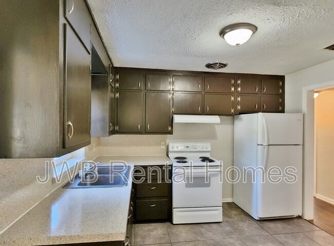 Building Photo - 4434 Rainer Rd