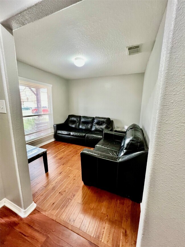 Foto del edificio - 9610 Serenata Ct