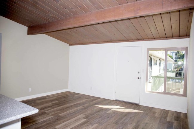 Building Photo - Harbor Villa Apartments