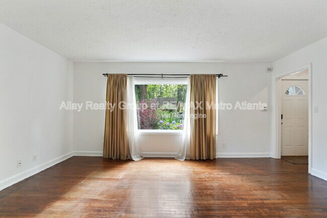 Foto del edificio - 901 Underwood Ave SE
