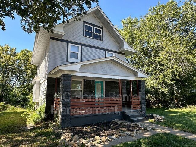 Foto del edificio - 6118 S Benton Ave