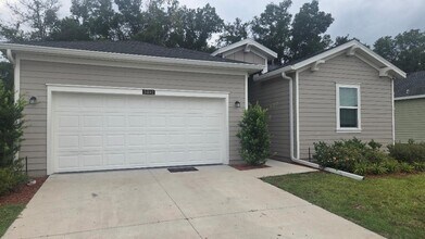 Building Photo - 3492 NE 38th Ln