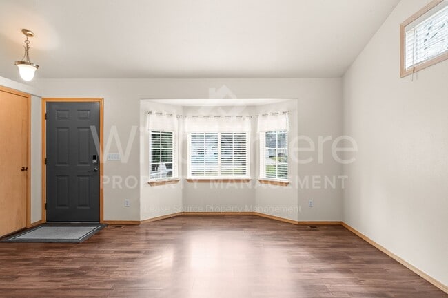 Building Photo - Beautiful 3-bedroom Home Next To Black Bay Park In Post Falls