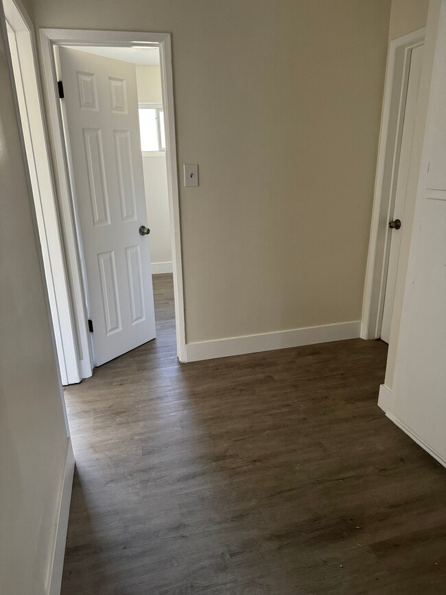 Building Photo - 212 N Santa Fe Ave