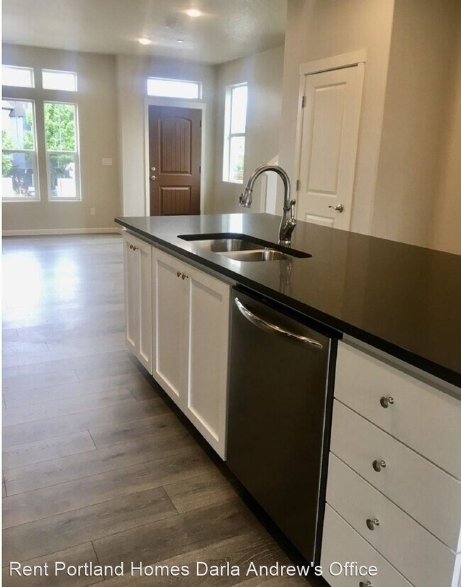 Building Photo - 3 br, 3 bath House - 11400 SW Mont Blanc St