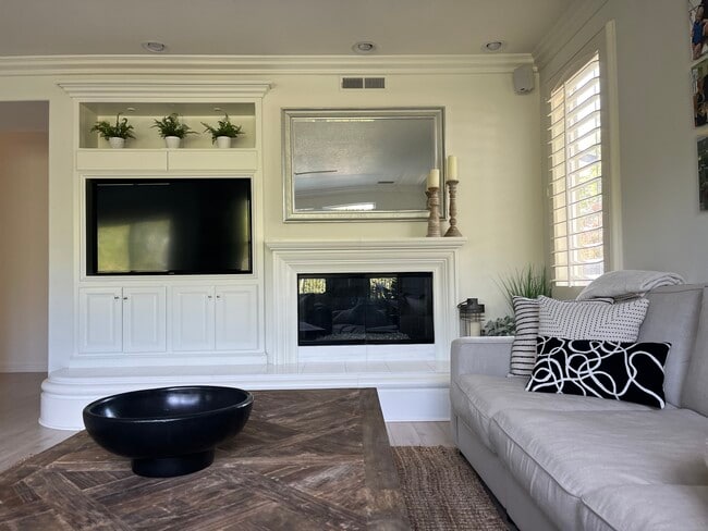 Building Photo - 1 Piedmont