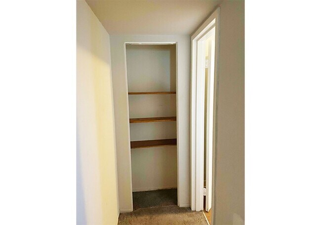Beecher 830-6 Closet - Beecher Street