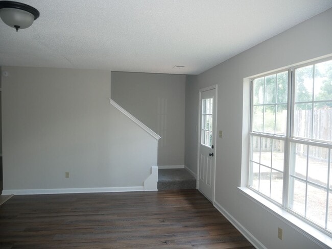 Building Photo - 6784 Chase Cove