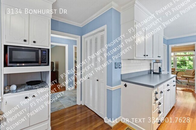 Foto del edificio - 3134 Bonhurst Dr