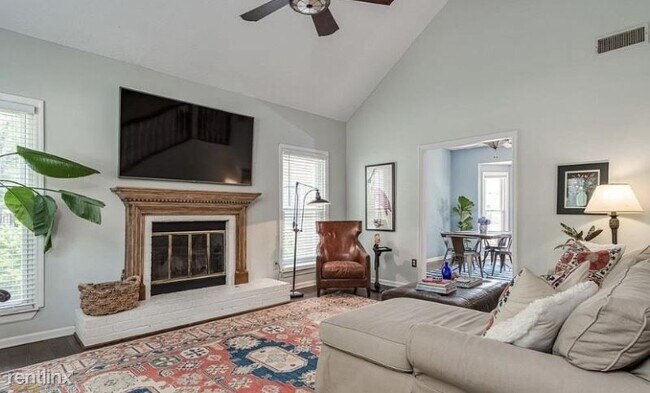 Building Photo - 4 br, 3.5 bath House - 110 GREENMONT CIR