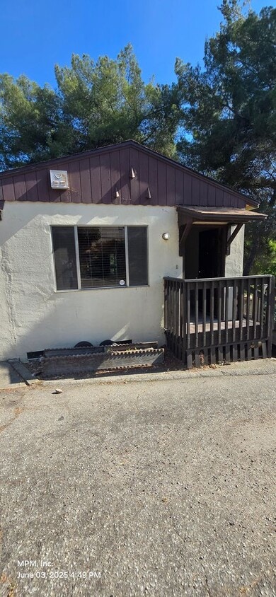 Primary Photo - 1 bed 1 bath