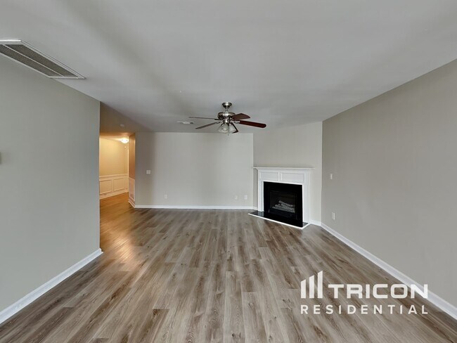 Building Photo - 1863 Roble Drive Atlanta GA