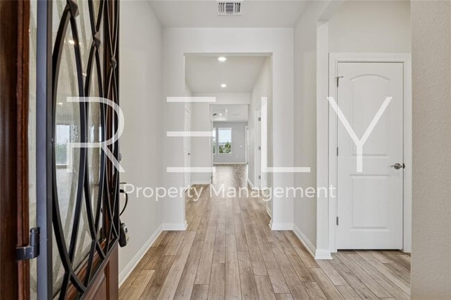 Building Photo - 603 Double Lp St