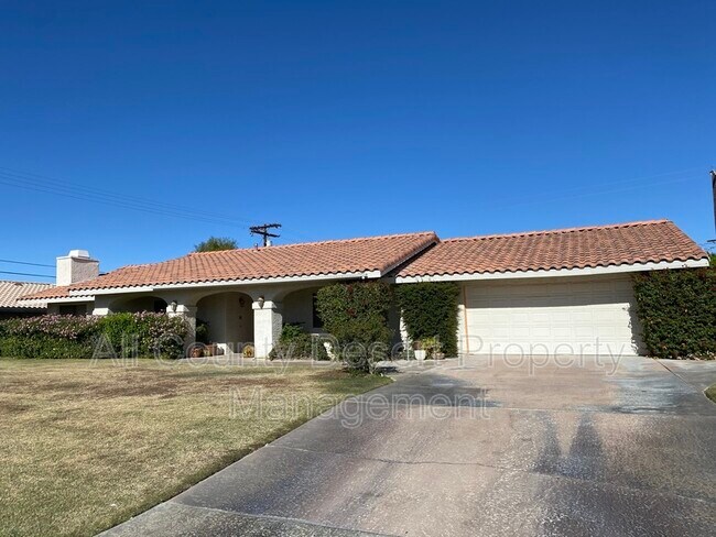 Foto del edificio - 78670 St Thomas Dr