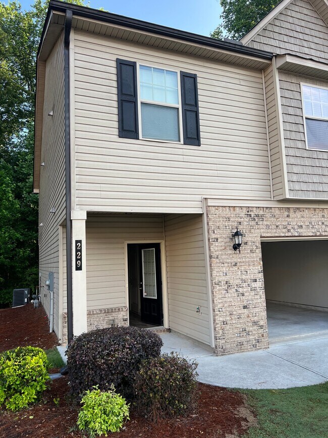 Building Photo - 229 Turtle Creek Dr