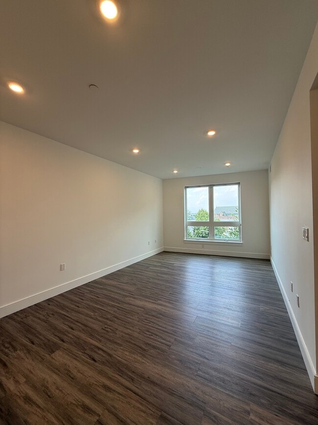 Building Photo - 11 Beechcroft St