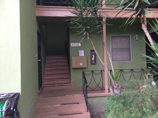 Building Photo - 4161 Somerset Dr