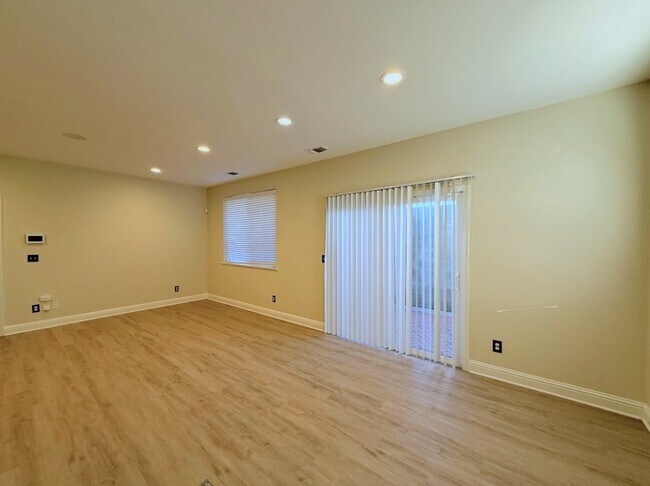 Building Photo - 110 Montage Dr