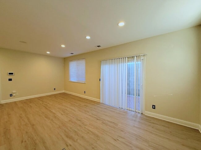 Foto del edificio - 110 Montage Dr