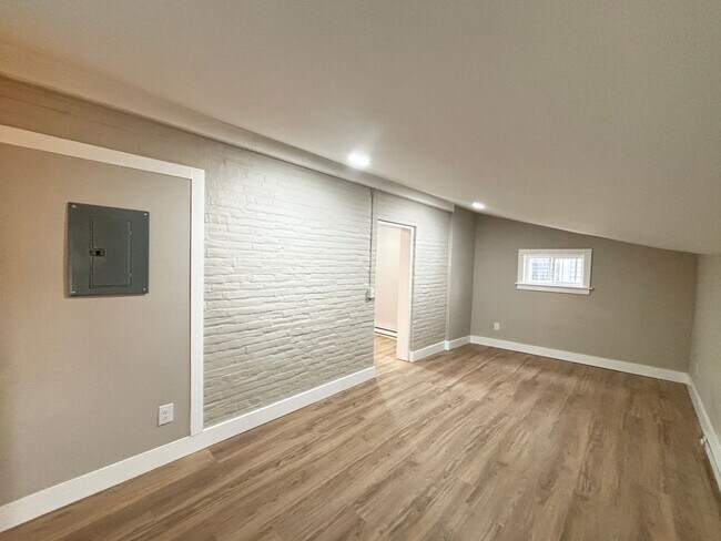 Building Photo - 20 W Union Blvd