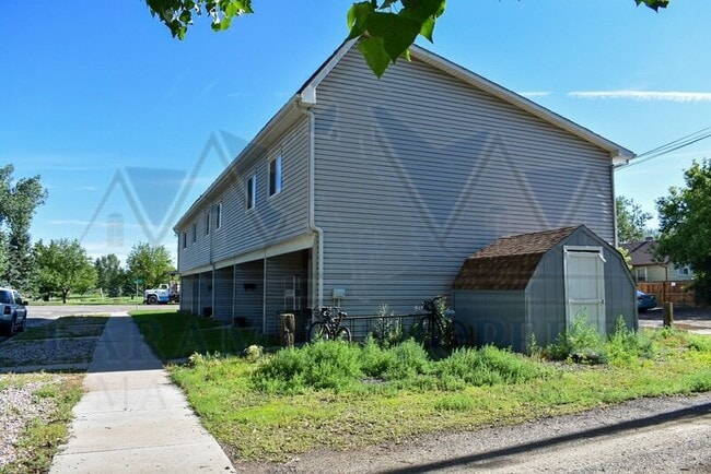 Building Photo - 802 E Canby St