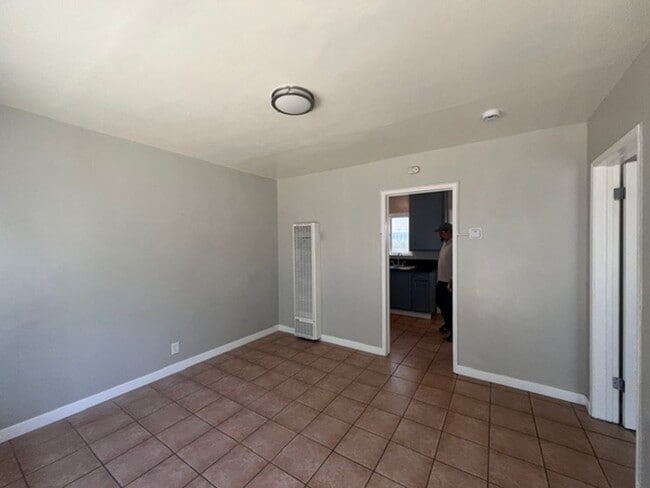 Building Photo - 2728 Orchard Pl