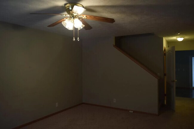 Living Room - 6615 Shadow Pines Plz