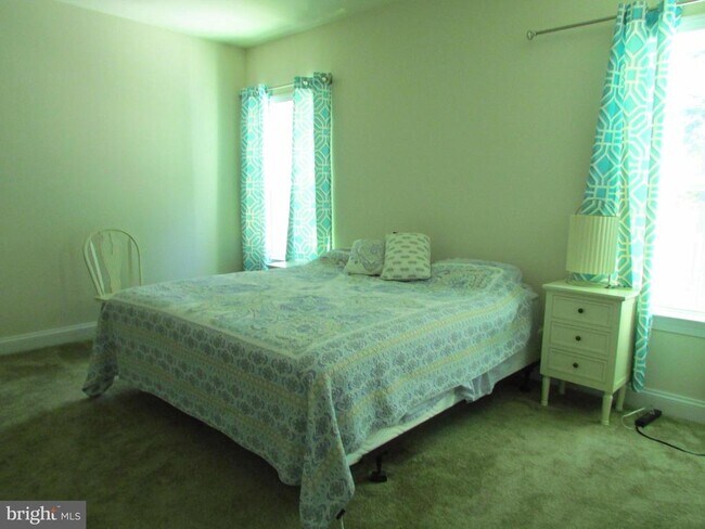 Building Photo - 30671 Kingbird Ct