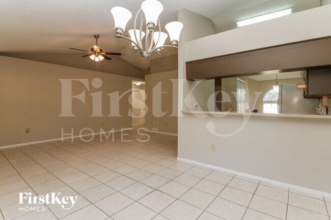 Foto del edificio - 1423 Mohrlake Dr