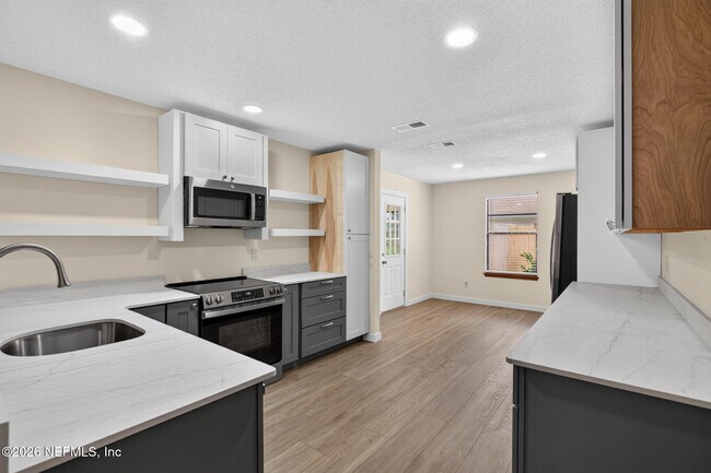 Foto del edificio - 4063 Julington Creek Rd