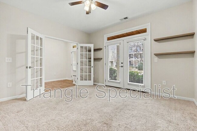 Foto del edificio - 512 Austin View Blvd
