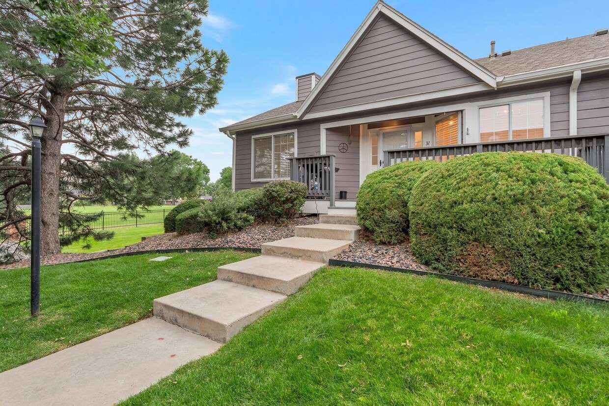 Beautiful End Unit Townhouse - Lake Arbor ... - Beautiful End Unit Townhouse - Lake Arbor ...