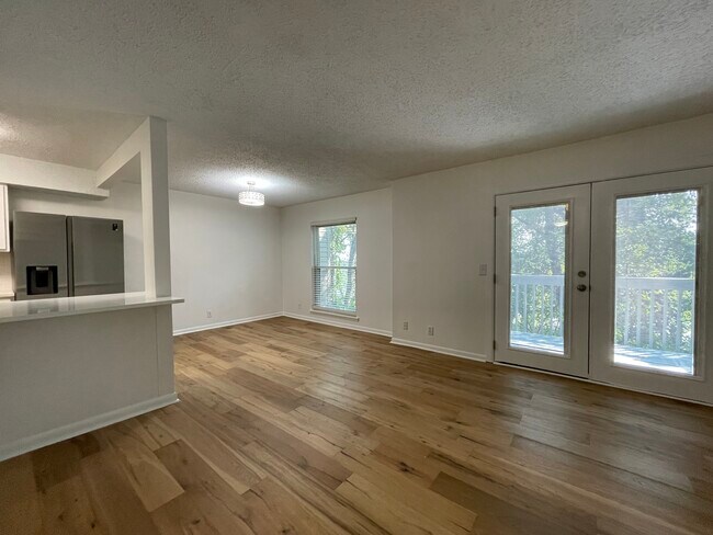 Building Photo - 425 Summit Ridge Pl