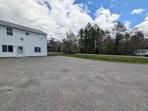 Building Photo - 425 Carl Broggi Hwy