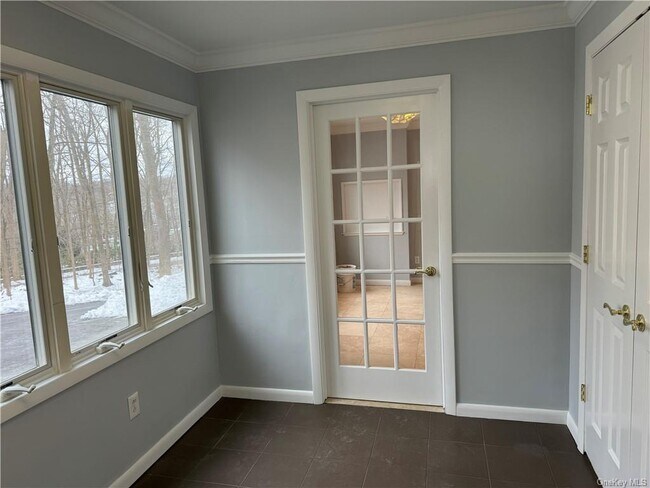 Building Photo - 60 Banksville Rd